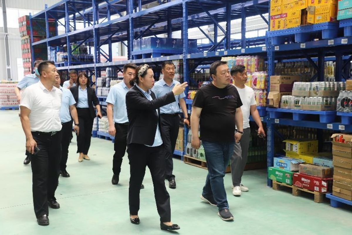 zoty·中欧投资集团董事长白相飞携带整个辅导班子成员调研公司商超、、、医药项目