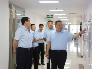 乌兰察布市集宁区区委副书记、、区长康海瑞到zoty·中欧投资集团调研