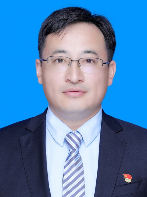 顶峰 总经理