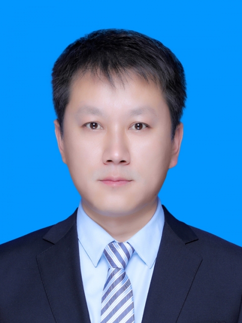 张伟 经理