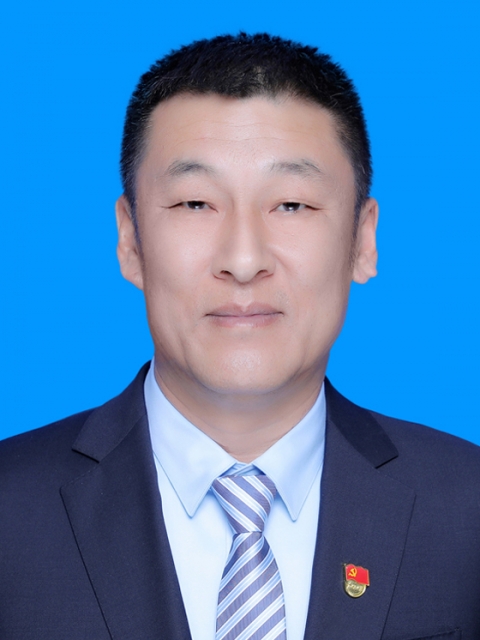 黄刚 党委副书记、、、总经理