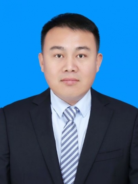 周月 董事长兼总经理